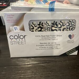 Color Street Nails Feeling Fab-boo-lous-Retired-Halloween-Glow in the Dark-NEW